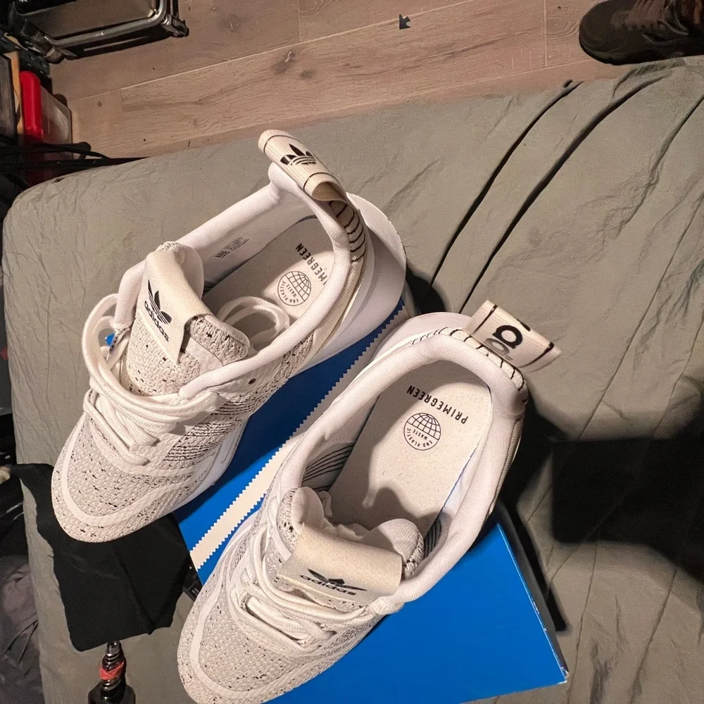 2021 DS ADIDAS “MULTIX” GY8062 white/blk/white size 9 - Picture 4 of 8